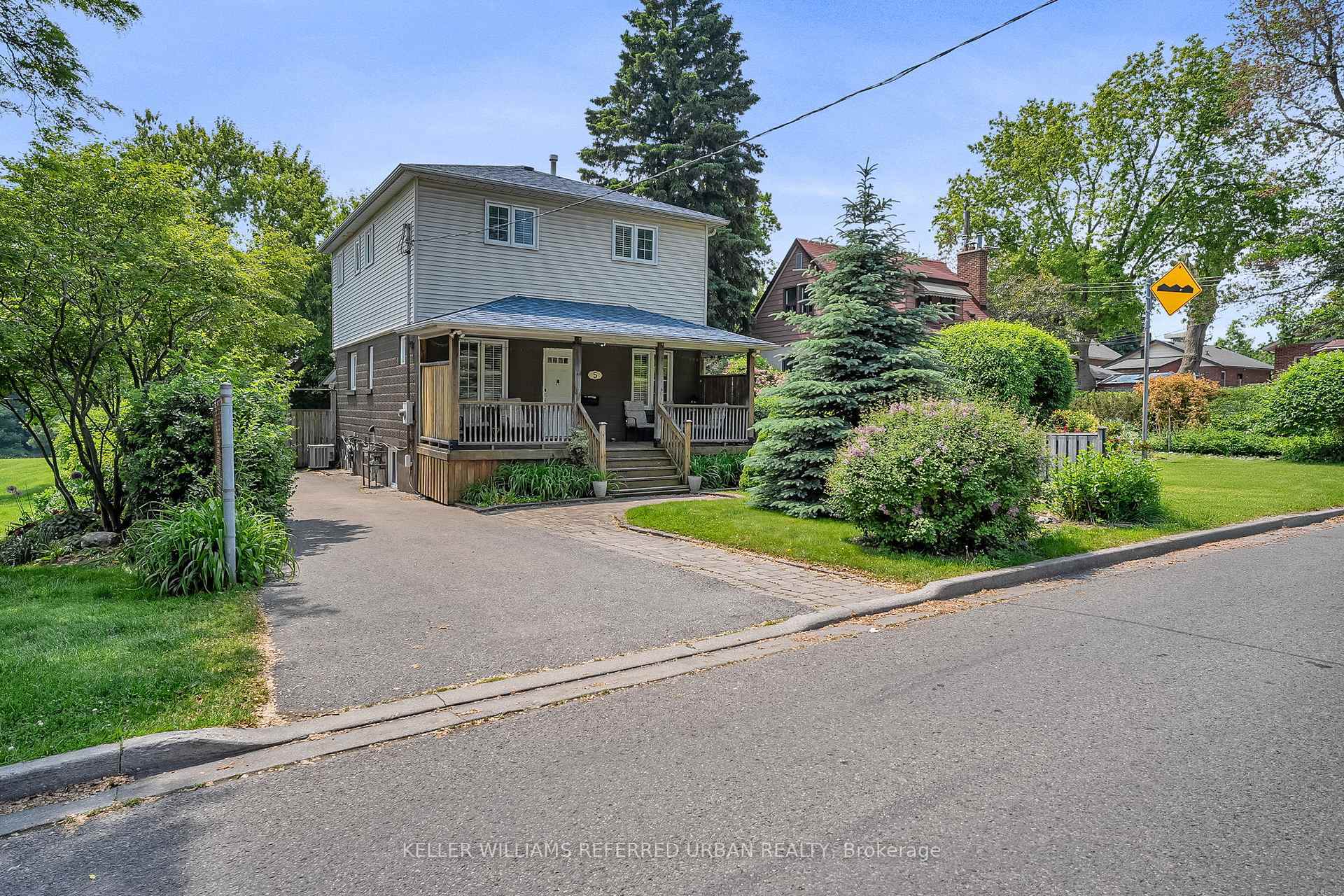 Property Photo: 5 Donora Drive ON M4B 1B3