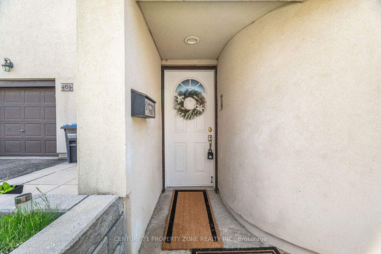 Photo de la propriété: 24 Reid Drive 7 ON L5M 2A6