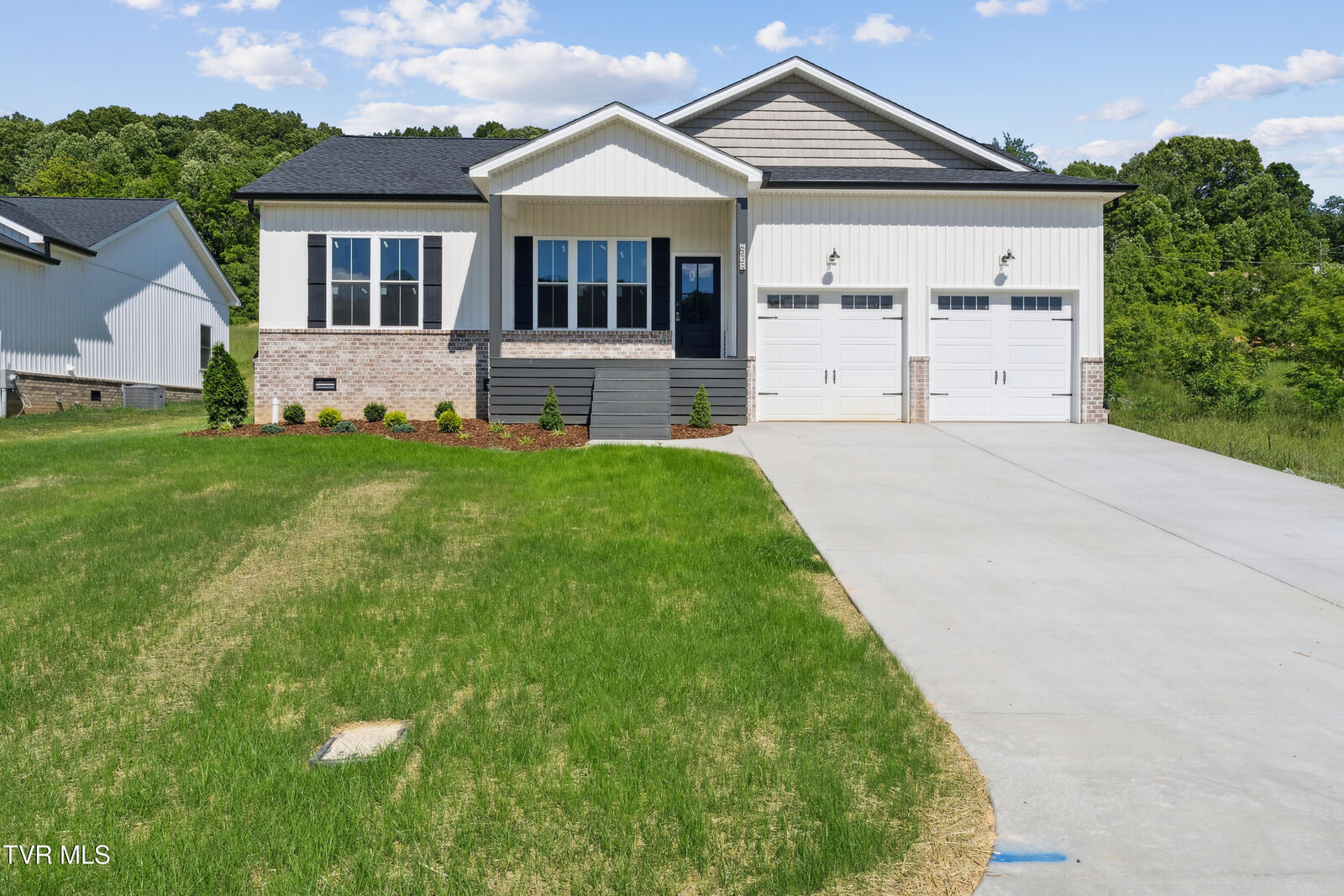 Property Photo: 833 Granby Rd Road TN 37660