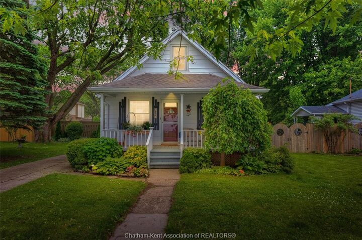307 Earl Street  Wallaceburg ON N8A 1C9 photo