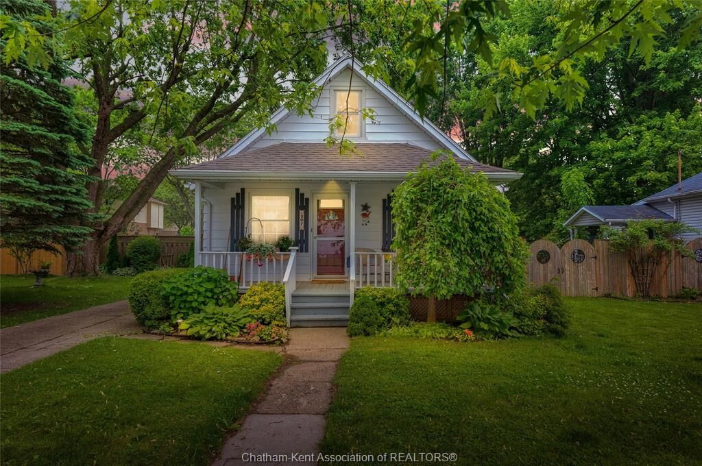 Property Photo: 307 Earl Street ON N8A 1C9