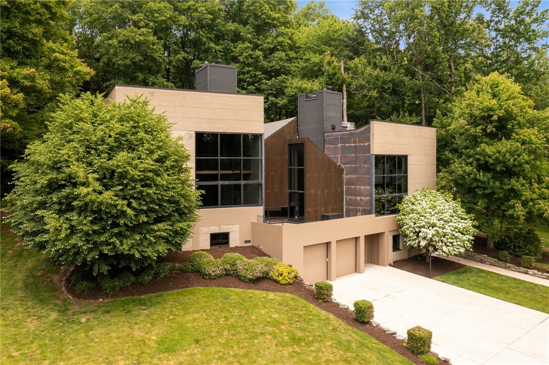 340 Lakewood Road  Unity  Twp PA 15601 photo