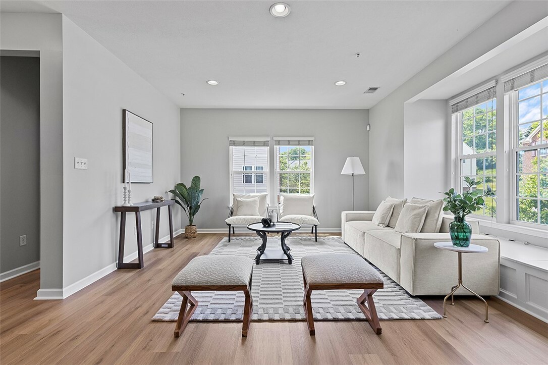 Property Photo: 1009 Grey Fox Cir PA 15017