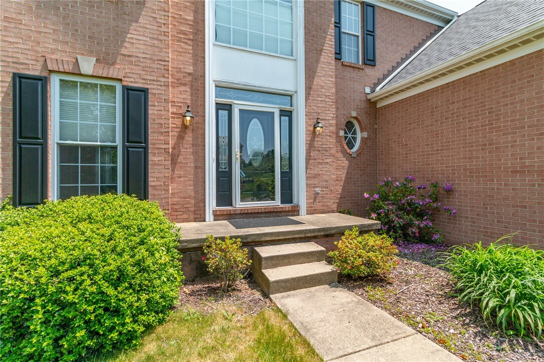 Property Photo: 236 Edgewood Dr PA 15009
