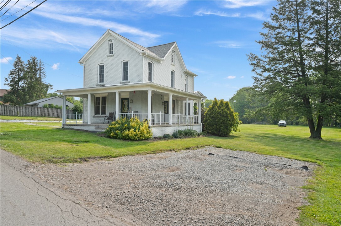 104 Overholt Dr  Scottdale PA 15683 photo
