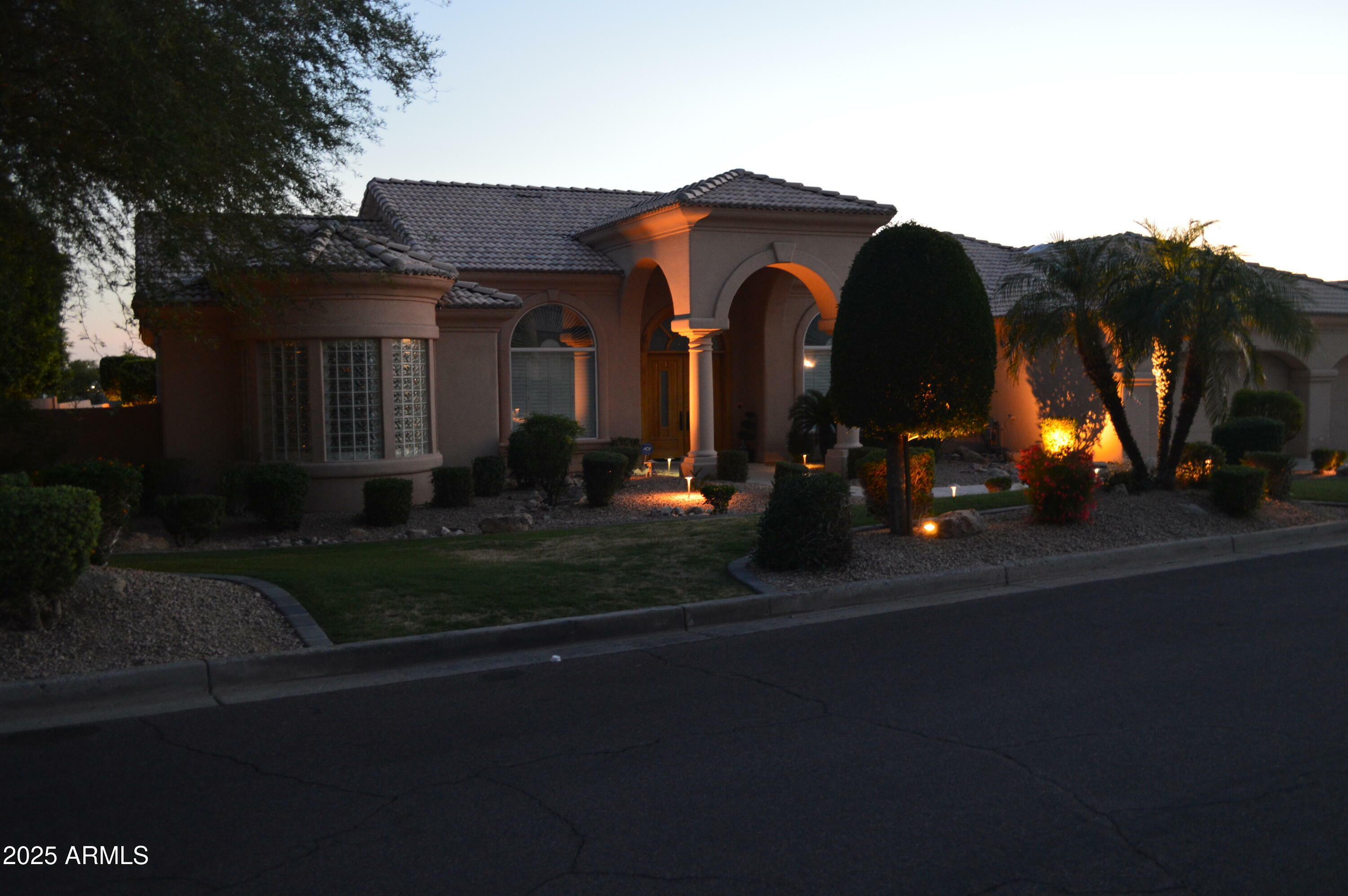 Property Photo: 11290 N 117th Street AZ 85259