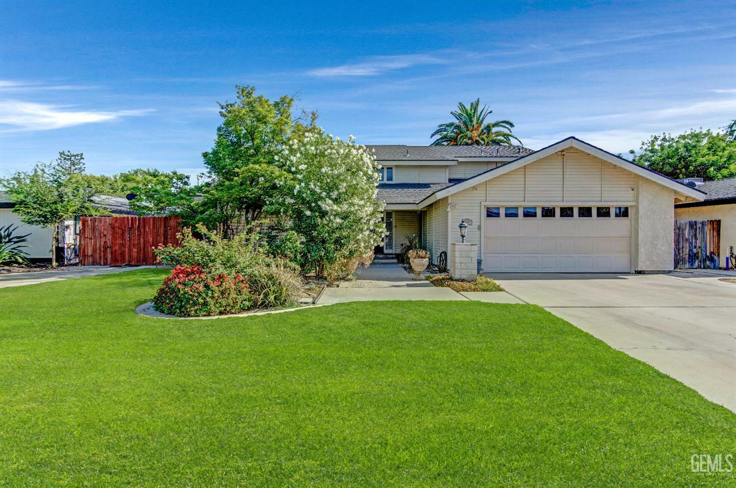 7701 Shetland Drive  Bakersfield CA 93309 photo