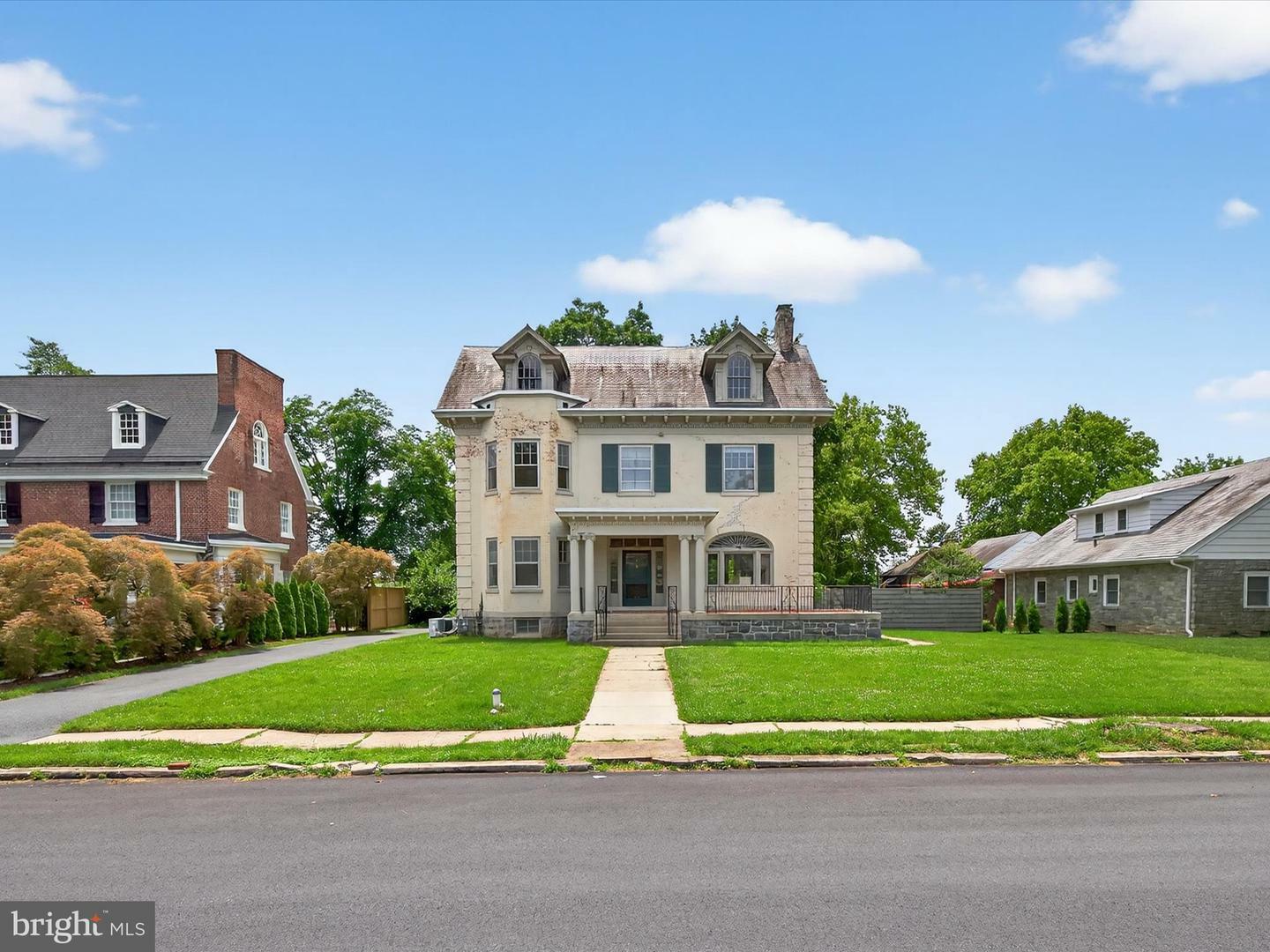 Property Photo: 1070 Wheatland Avenue PA 17603