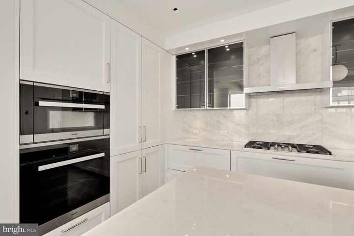 Property Photo: 300 International Drive 1904 MD 21202