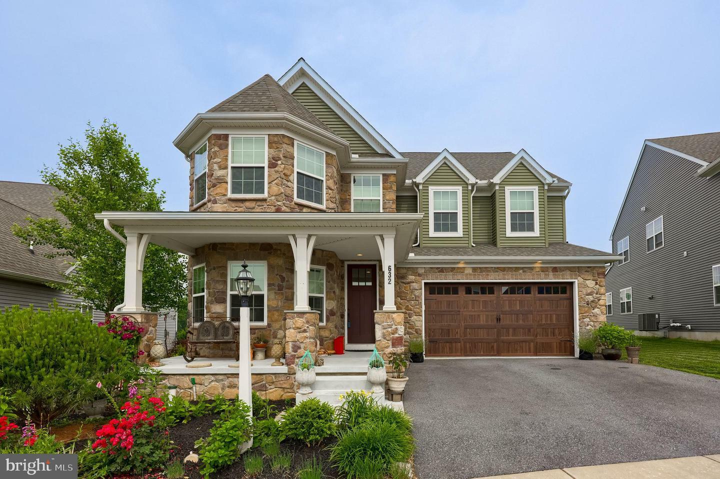 Property Photo: 632 Stockdale Drive PA 17601