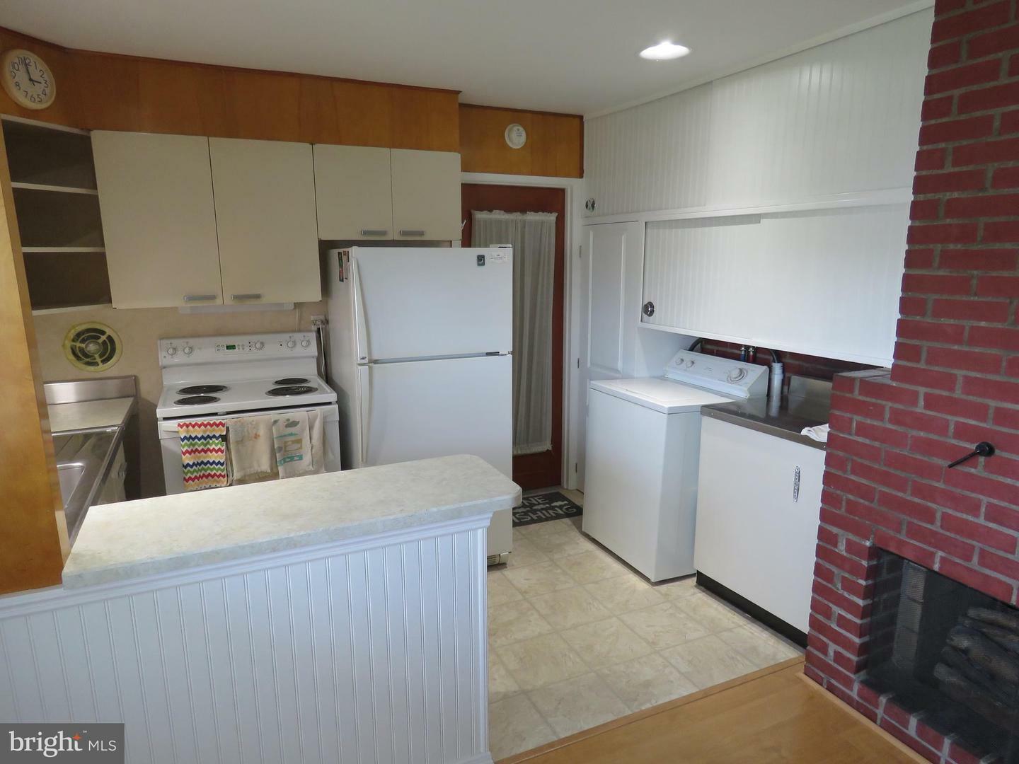 Property Photo: 35 Beechtree Road PA 19057