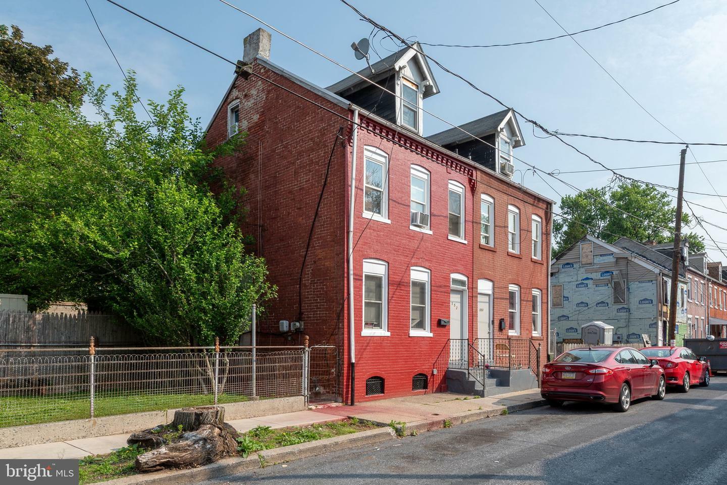 552 Woodward Street  Lancaster PA 17602 photo