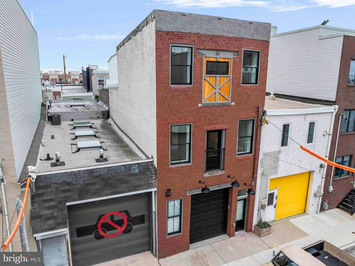 2313 E Hazzard Street  Philadelphia PA 19125 photo