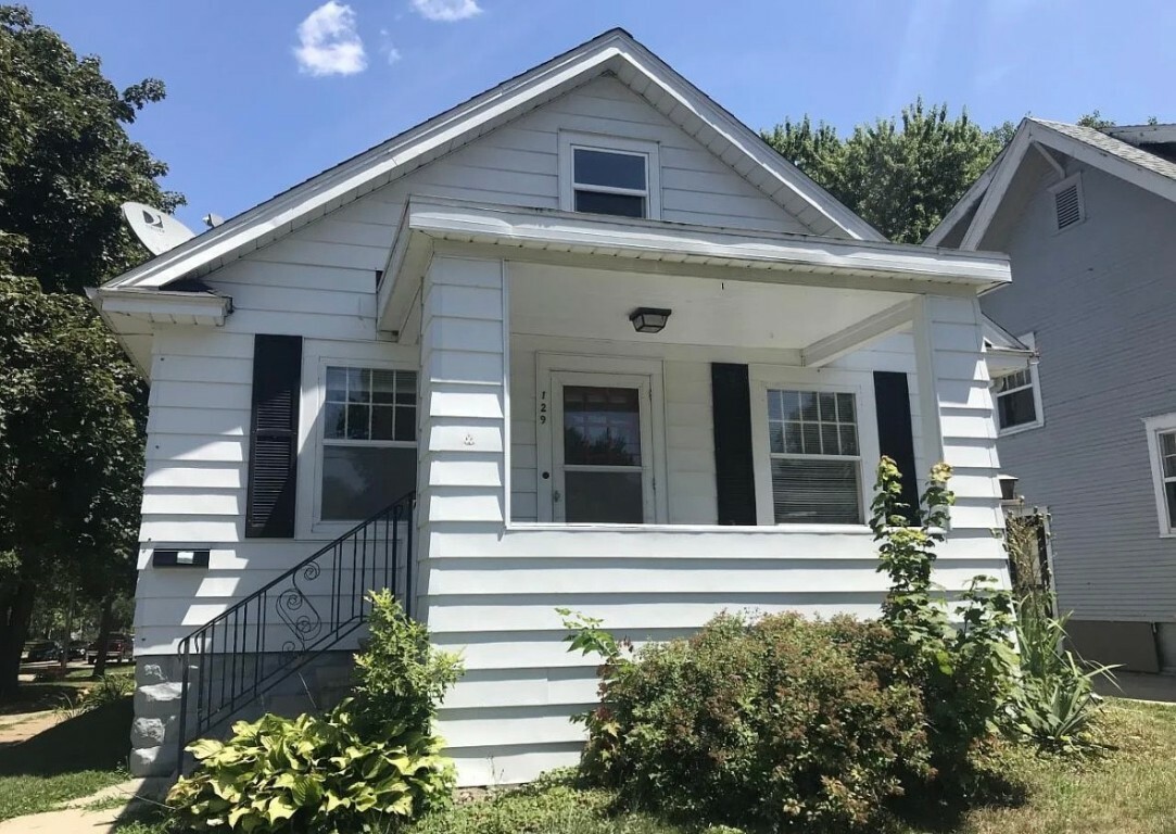 129 13th Street NW  Cedar Rapids IA 52405 photo