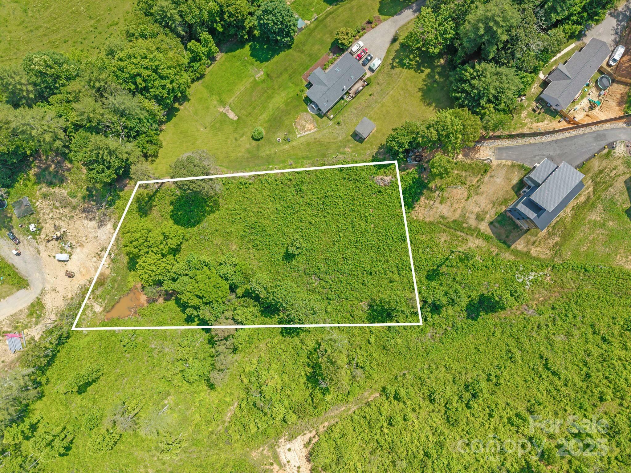 Property Photo: 24 Giovannas Way NC 28748