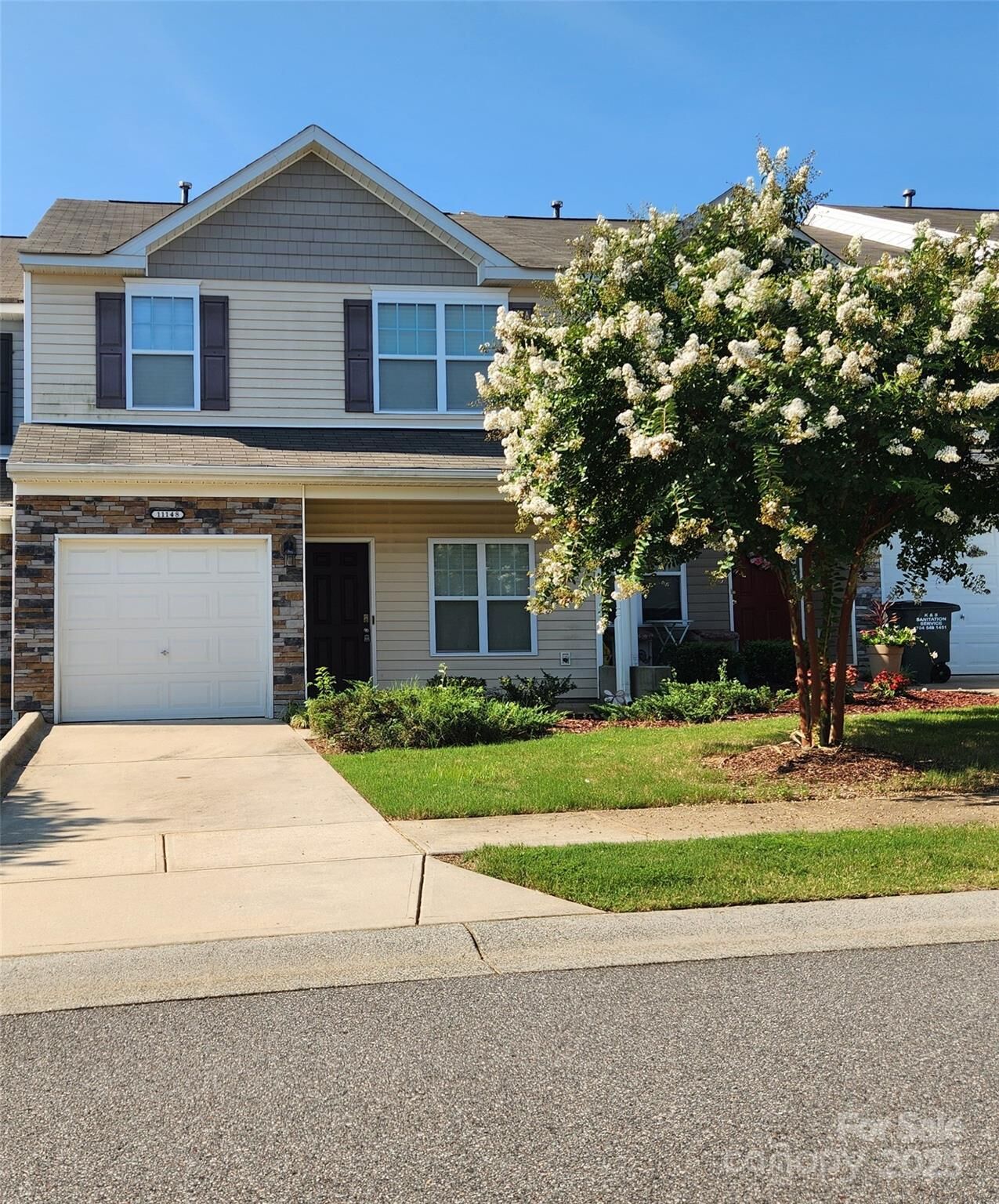 Property Photo: 11148 Kanturk Court NC 28213