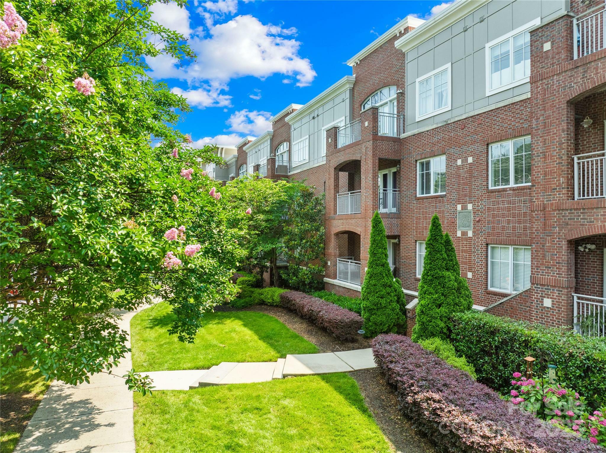 Property Photo: 1903 Kenilworth Avenue 104A NC 28203