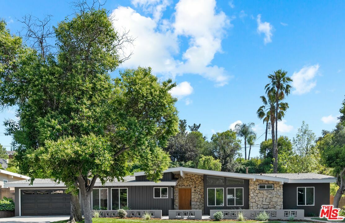 Property Photo: 22946 Brenford St CA 91364