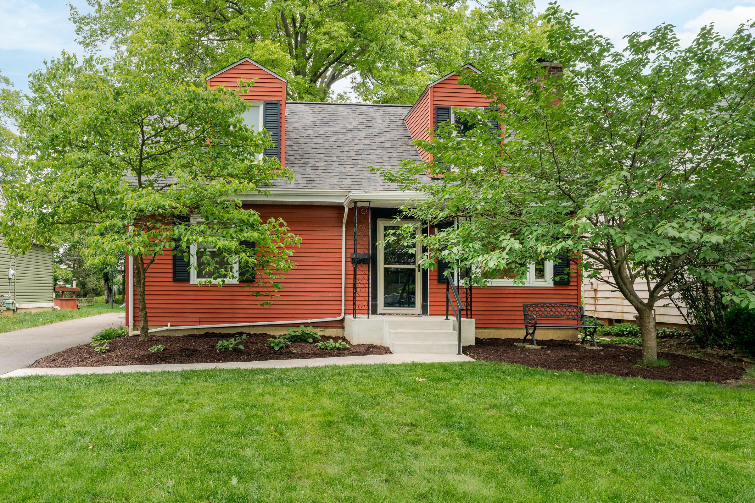 Property Photo: 98 N Chesterfield Road OH 43209