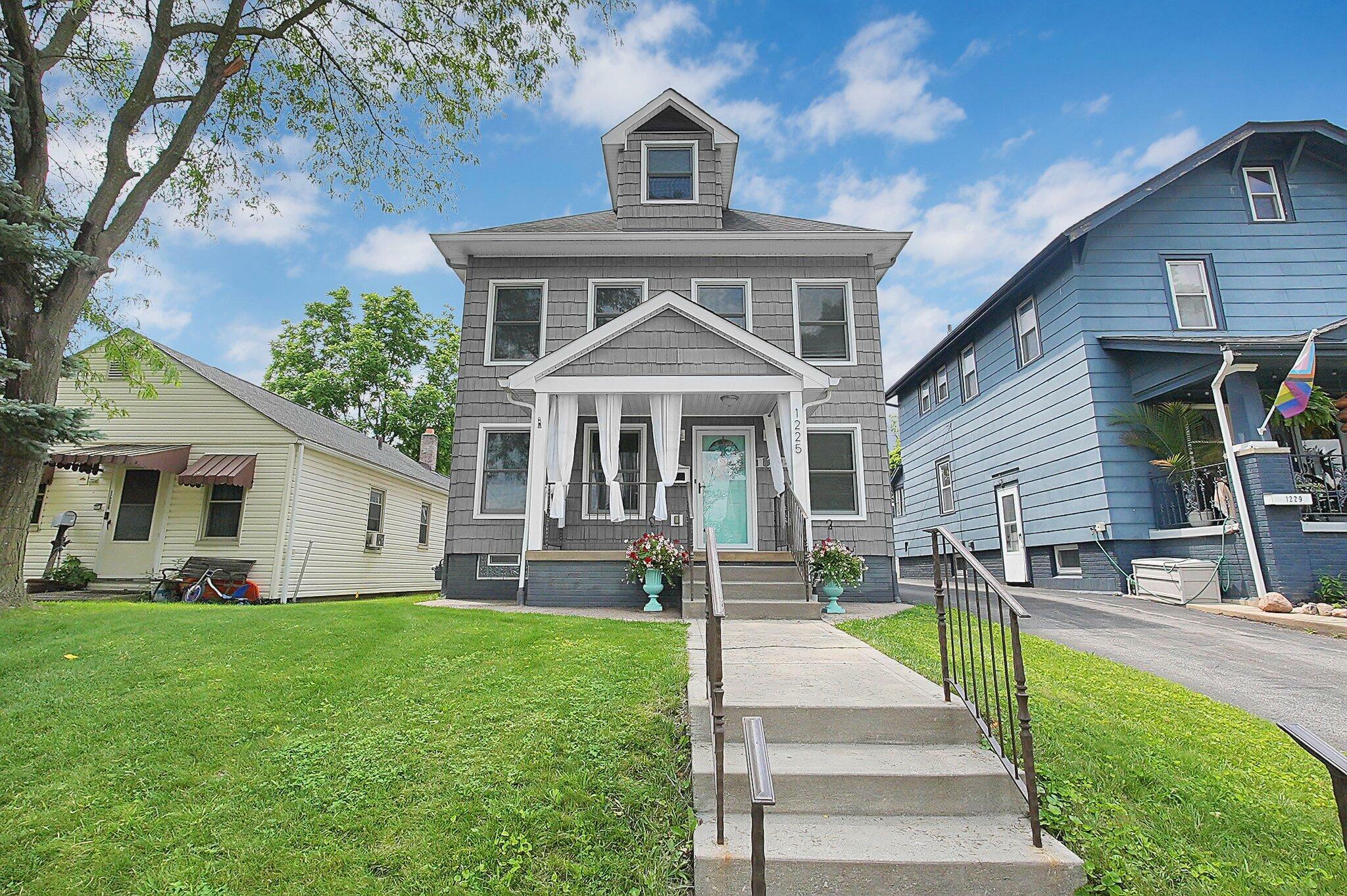 1225 Eastview Avenue  Grandview Heights OH 43212 photo
