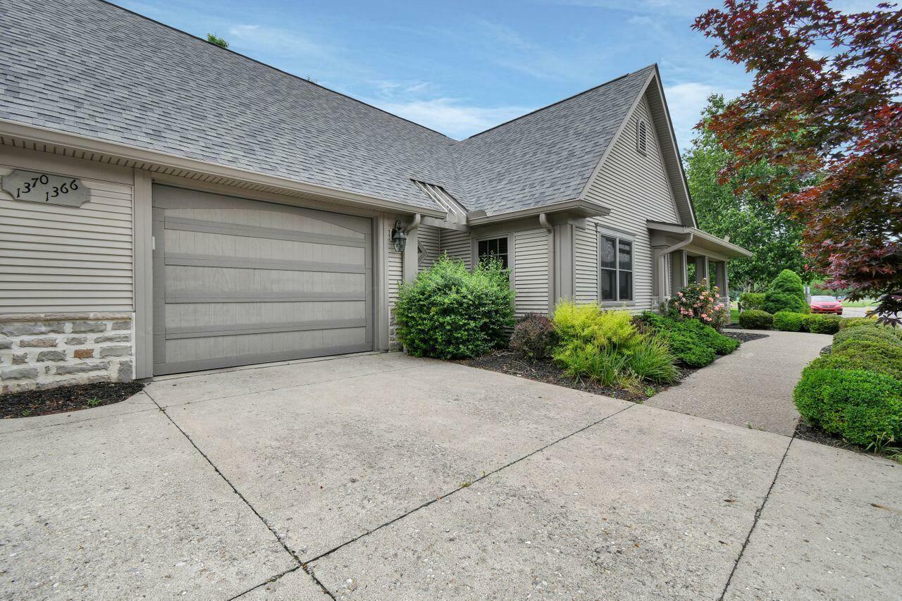Property Photo: 1366 Chapel Way OH 43056