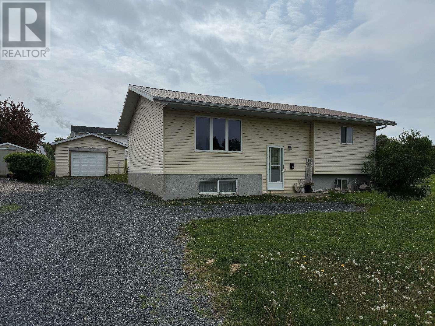 6 Skillen Cres  Dryden ON P8N 3E8 photo
