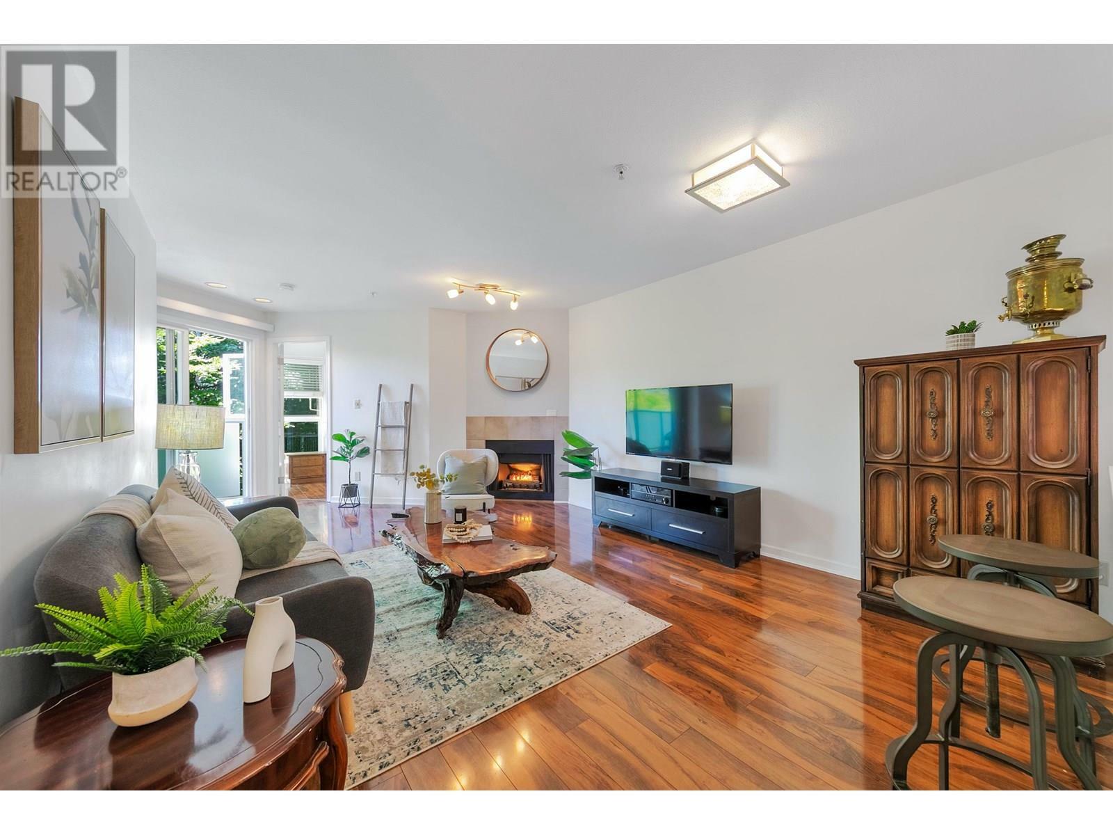 Photo de la propriété: 518 Thirteenth Street 309 BC V3M 4L9