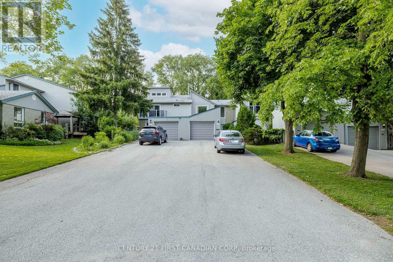 Photo de la propriété: 657 Woodcrest Boulevard 14 ON N6K 1P8