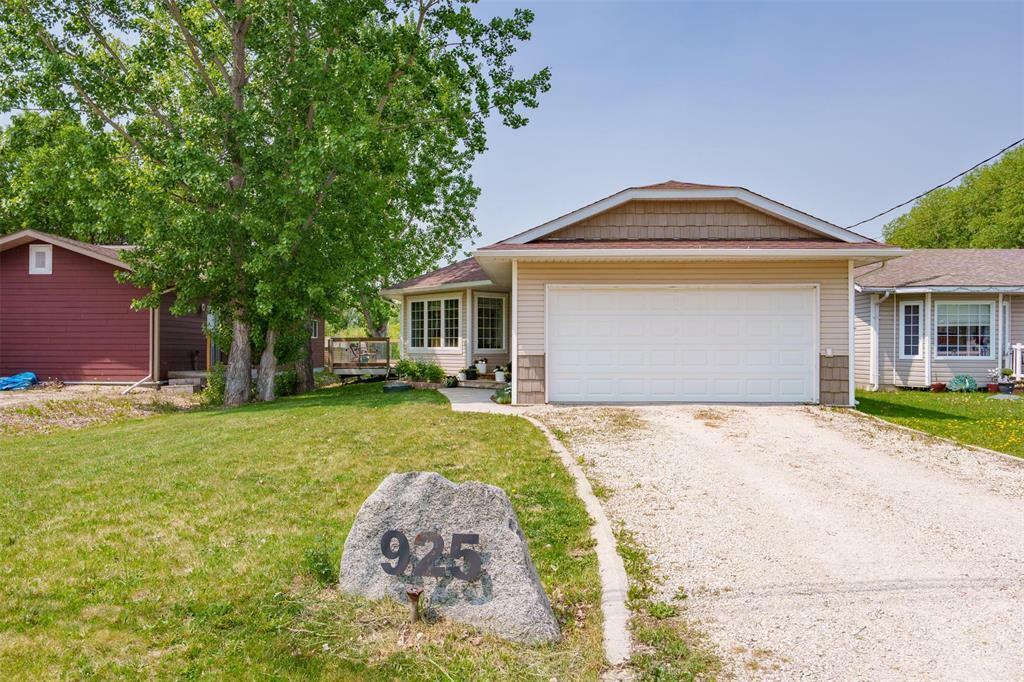 925 Fourth Street  Beausejour MB R0E 0C0 photo