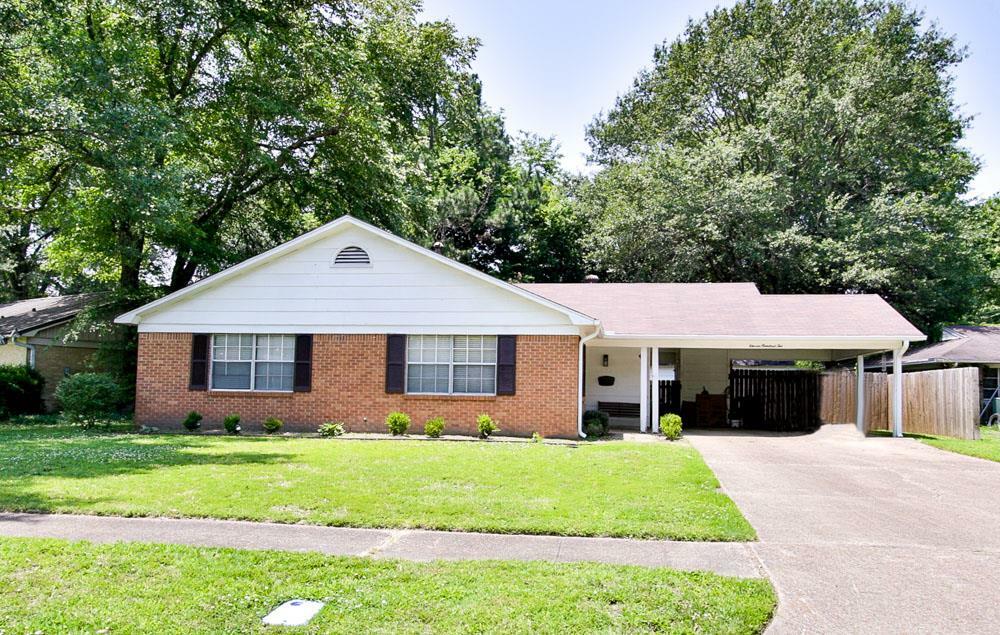 Property Photo: 1102 Bridgeport Drive AR 72301
