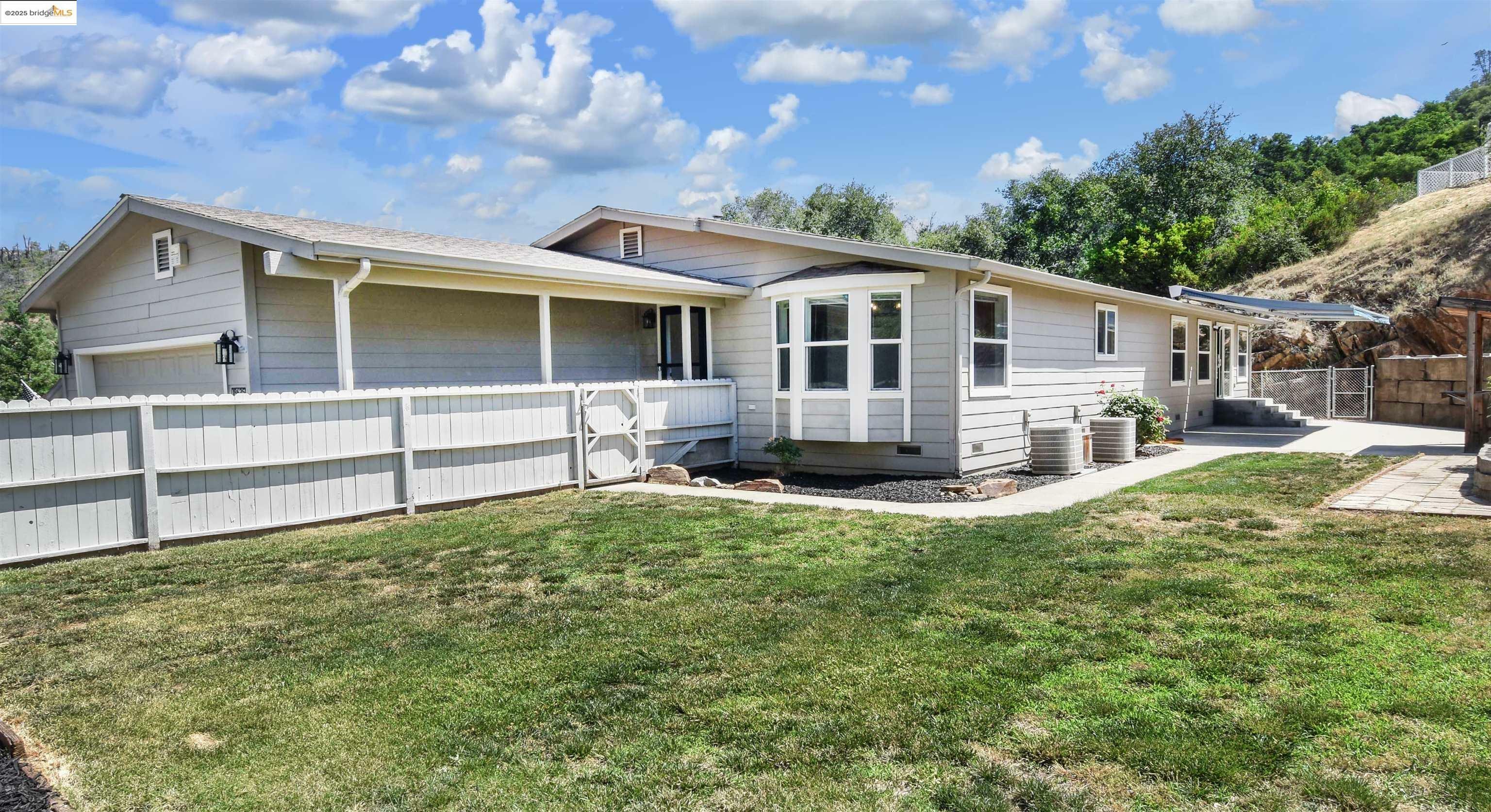 Property Photo: 18635 Manor Dr CA 95327