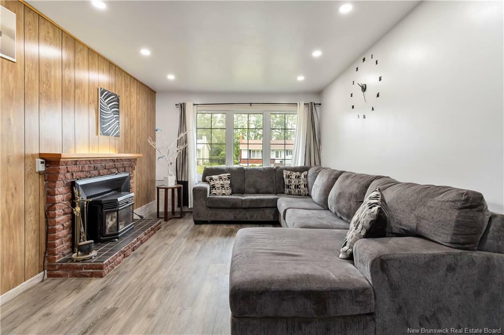 Property Photo:  31 Westview Terrace  NB E1B 3S2 