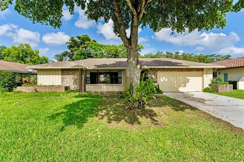 Property Photo: 2340 NW 42nd Ave FL 33066