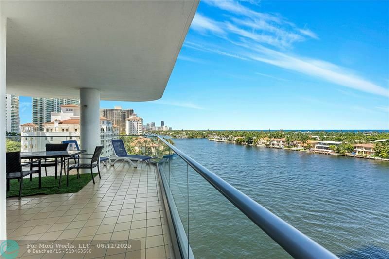 Property Photo: 19707 Turnberry Way 9J FL 33180