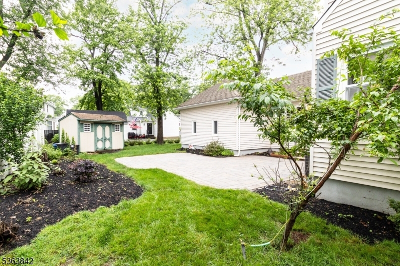 Property Photo: 27 Poplar Pl NJ 07023
