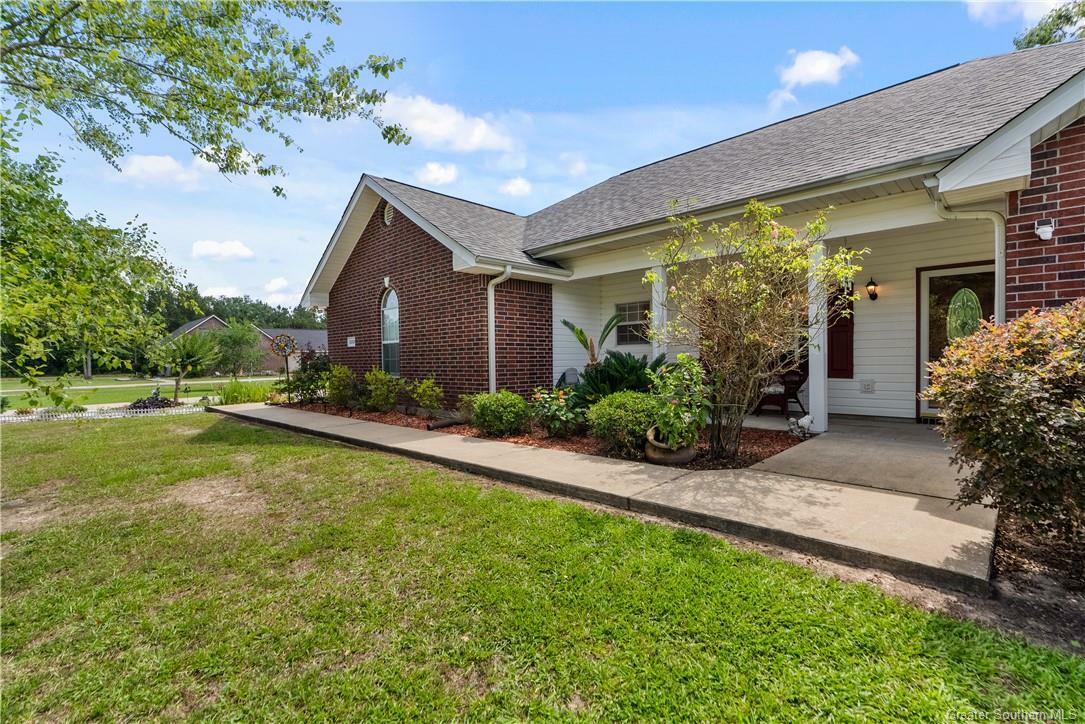 Property Photo:  1233 Capella Drive  LA 70633 
