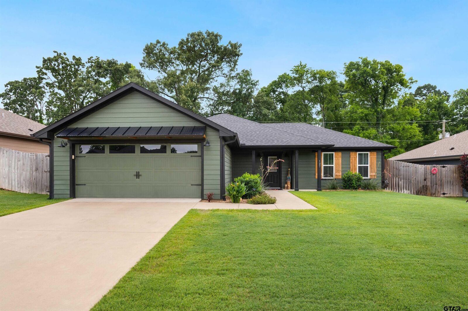 Property Photo: 127 Brenlind Ln TX 75773