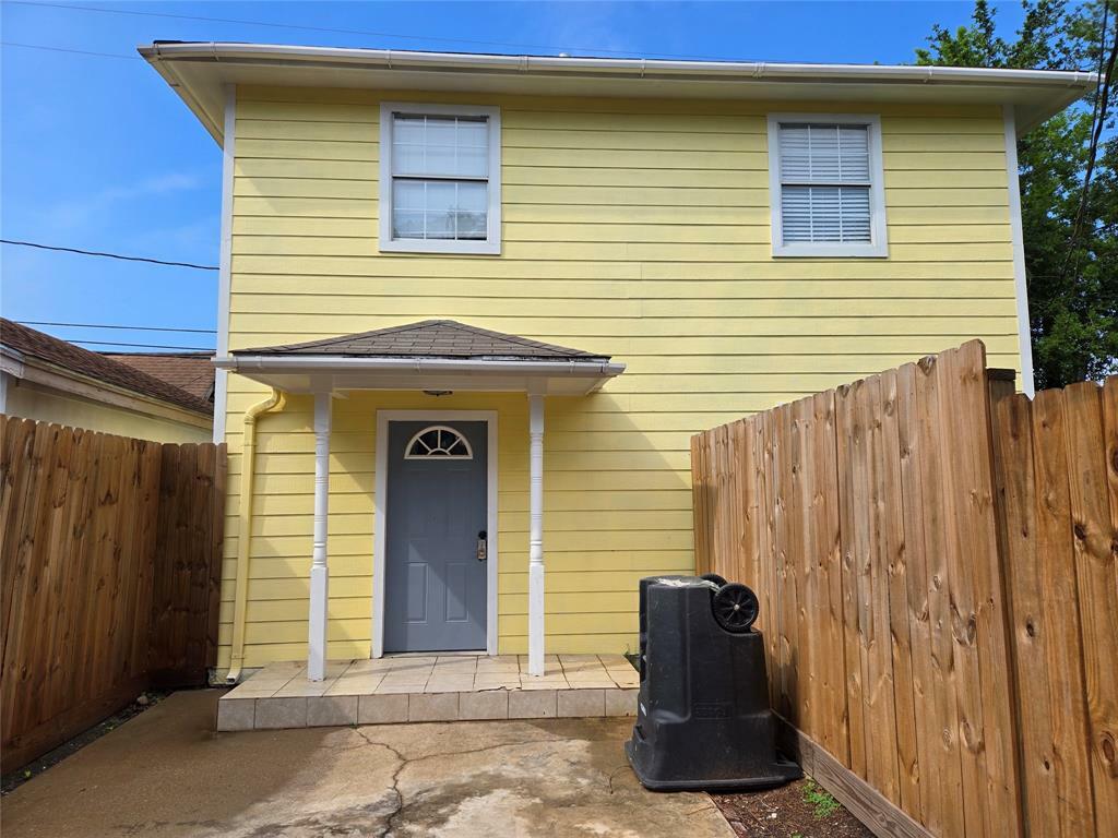 Property Photo: 4733 Jefferson Street 2 TX 77023