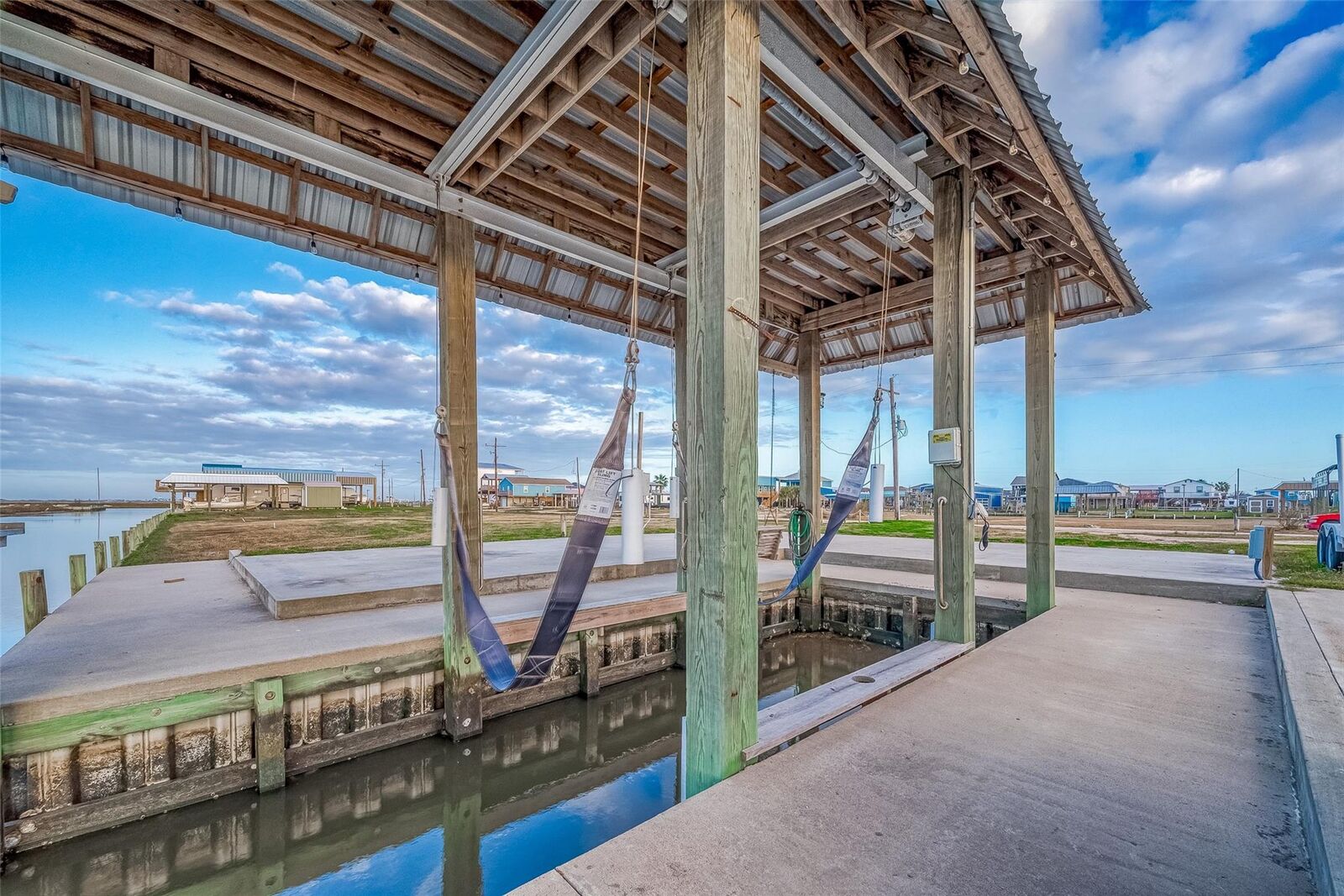 Property Photo:  1107 Gator Point  TX 77650 