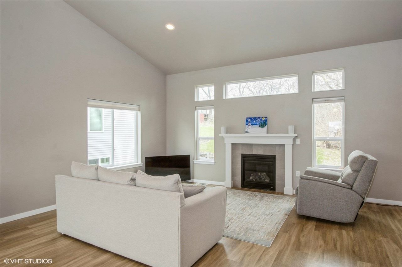 Property Photo: 253 Lindemann Dr. IA 52245
