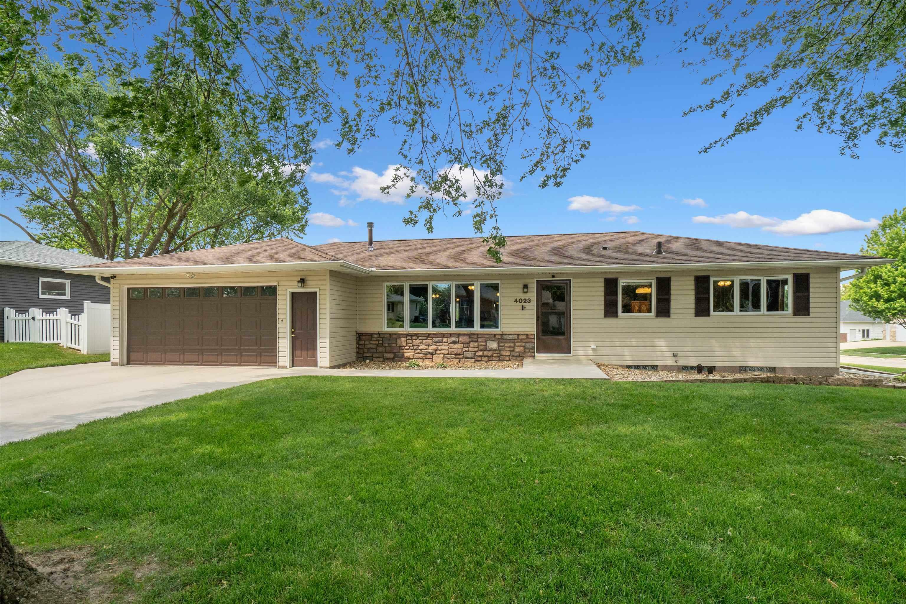 4023 Crestview Drive  Cedar Falls IA 50613 photo