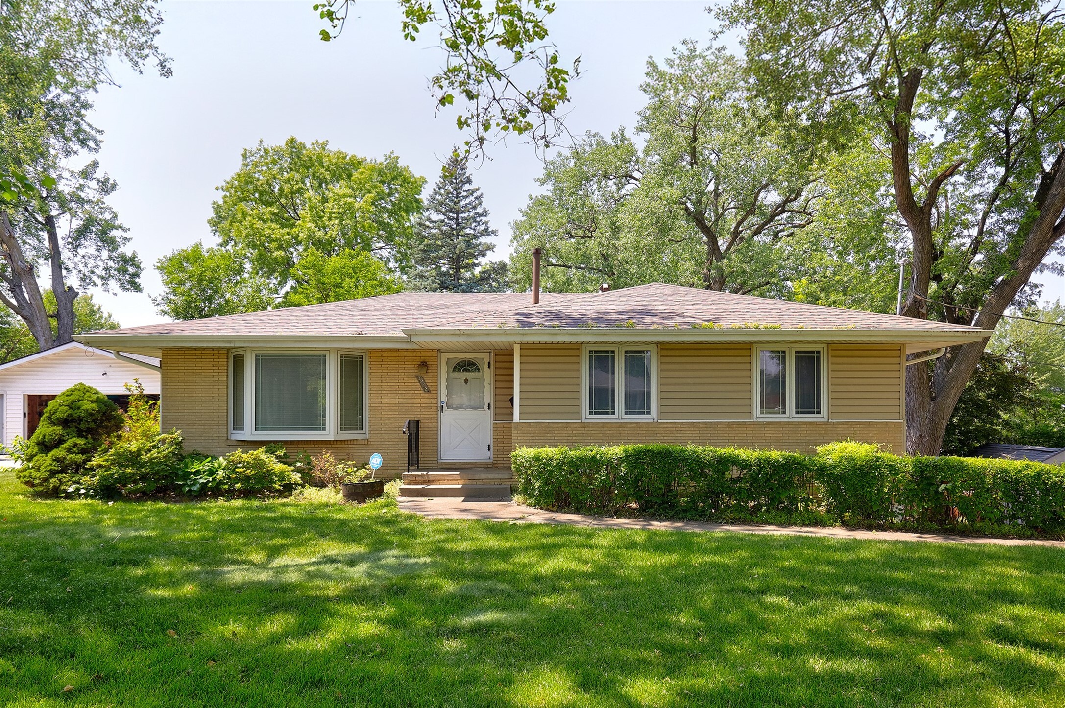 3922 73rd Street  Urbandale IA 50322 photo