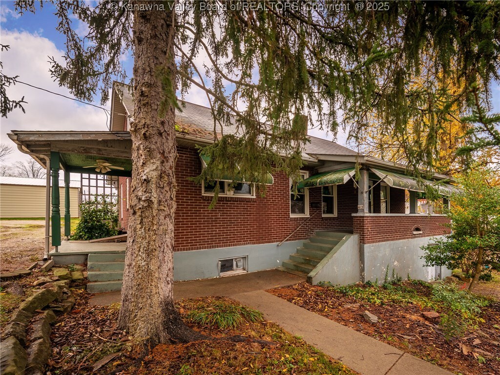 Property Photo: 412 C Street WV 25177
