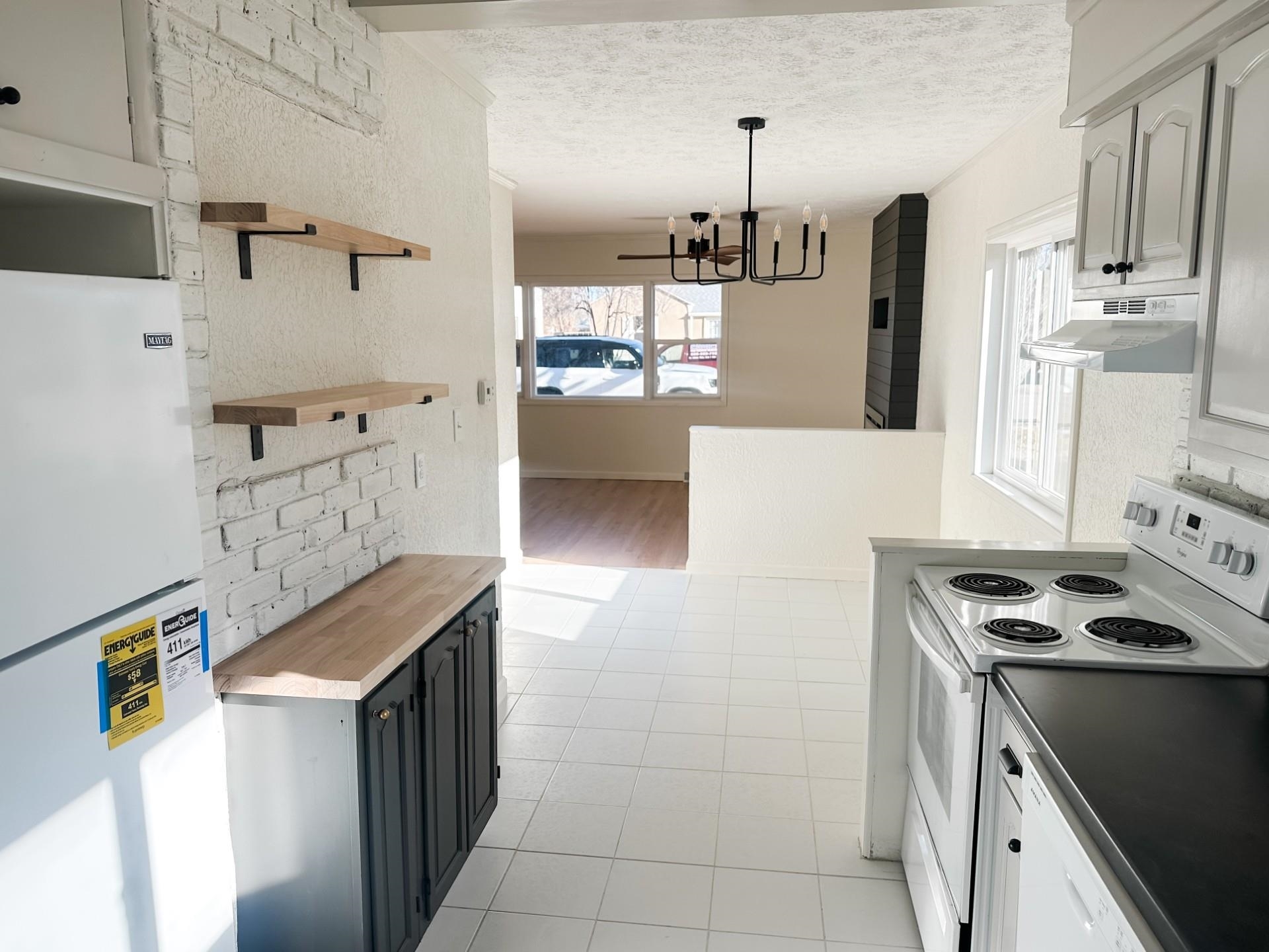 Property Photo:  1106 E 10th  NE 69101 