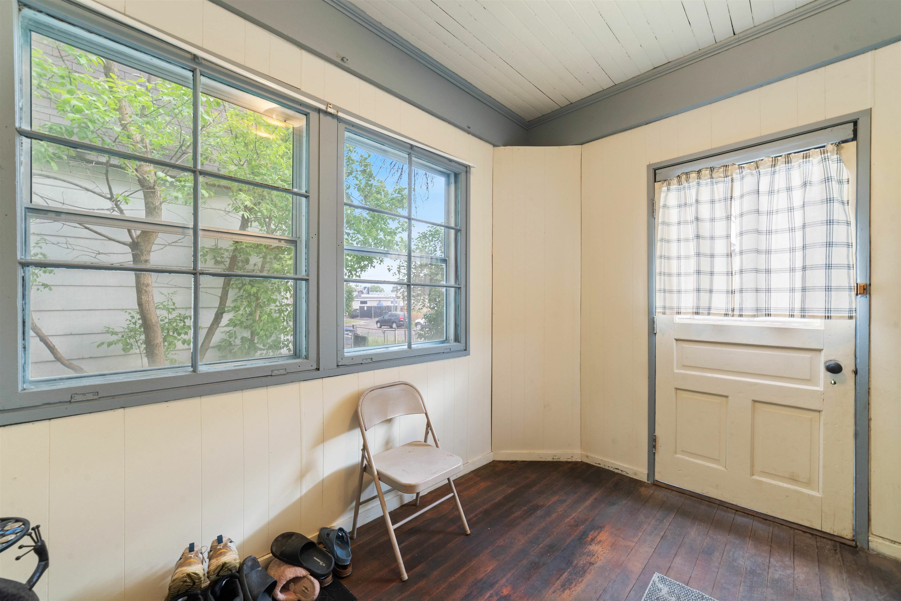 Property Photo: 30 N 25th Ave W MN 55806