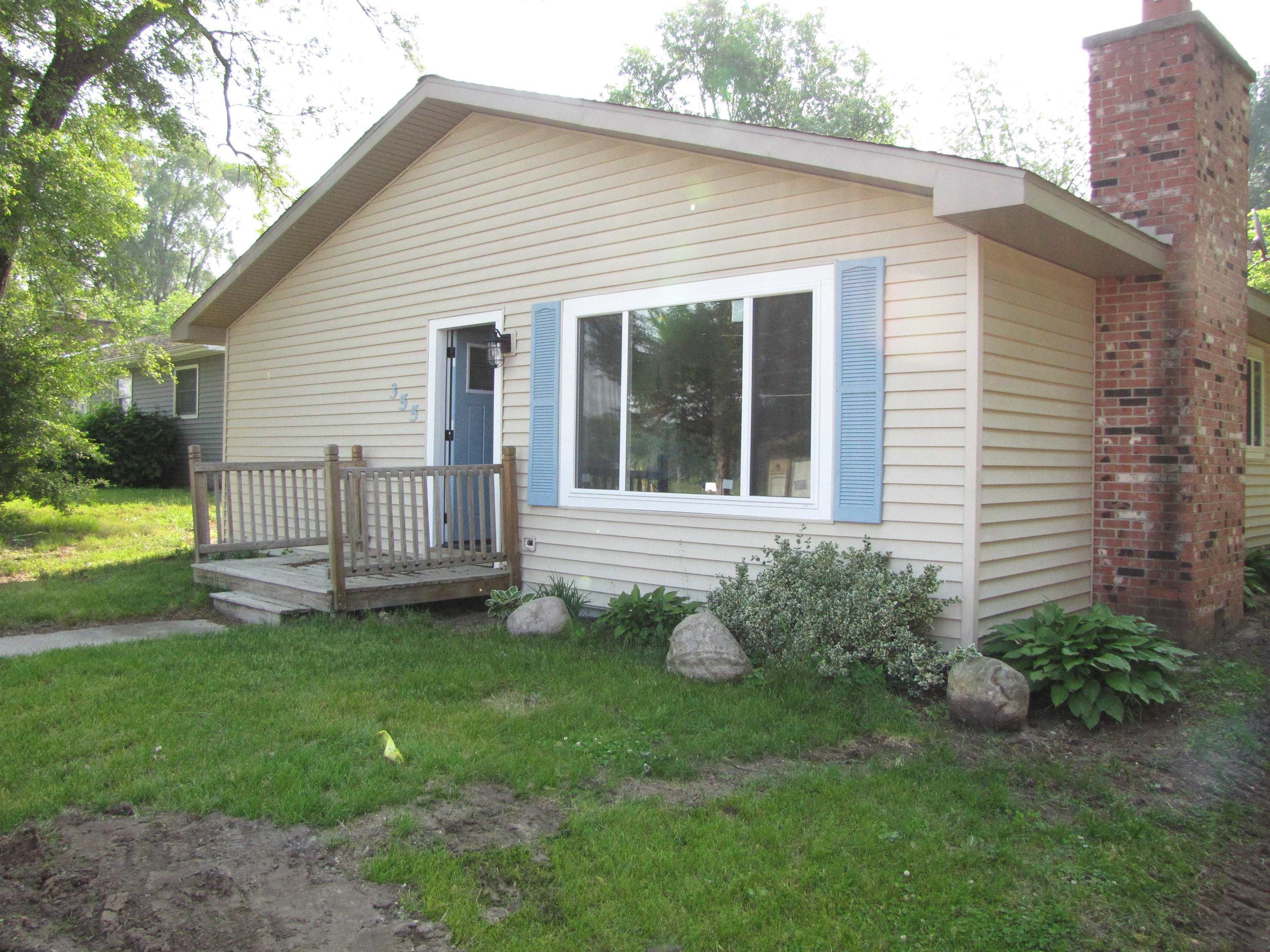 355 W Center  Sanford MI 48657 photo