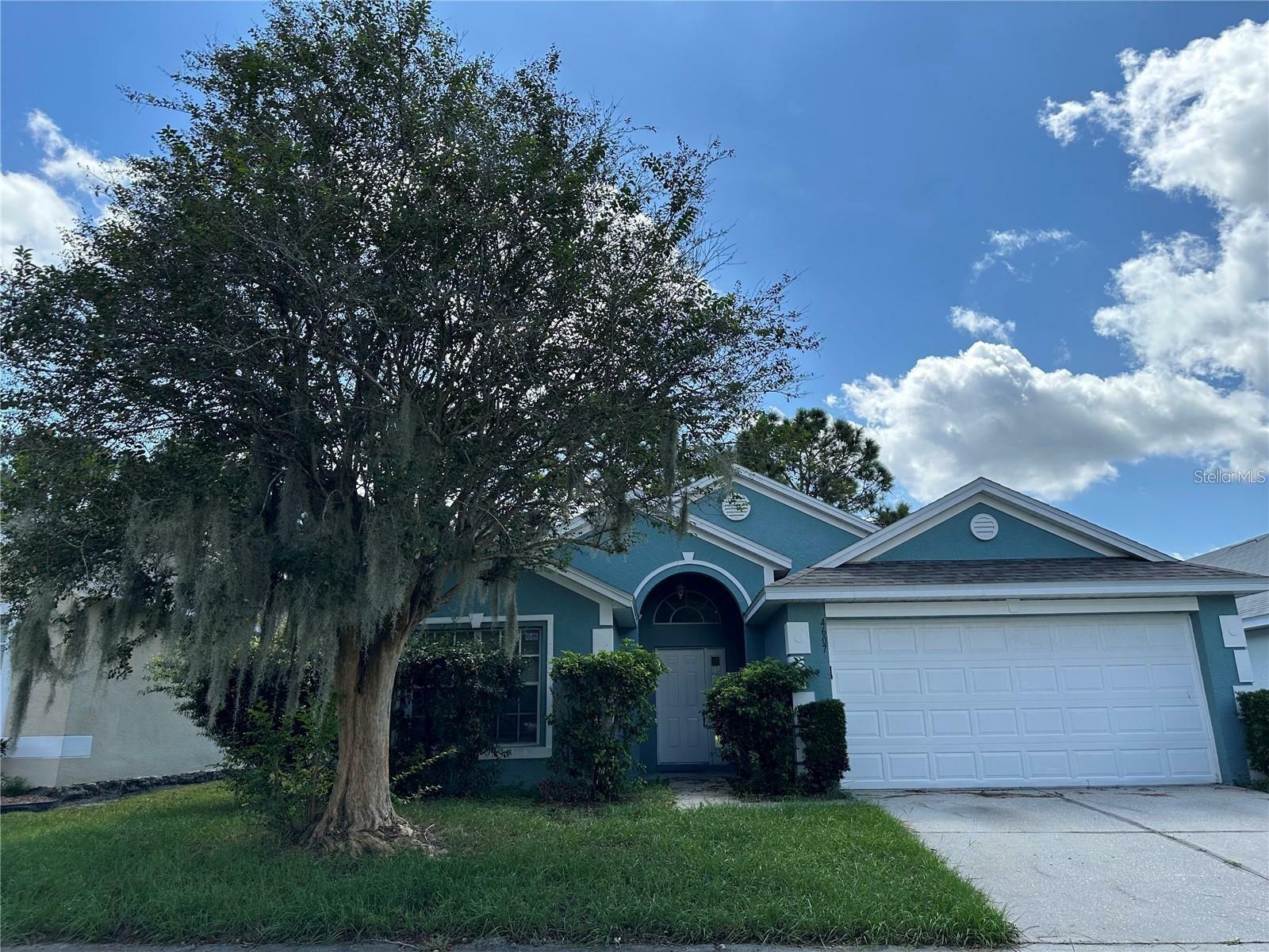 Property Photo: 4607 Westgrove Way FL 32808