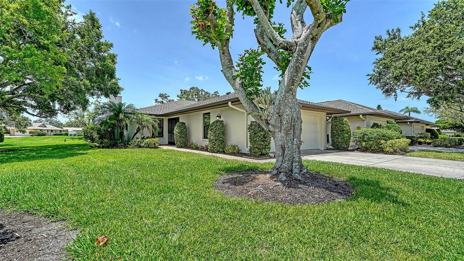 Property Photo: 3734 Ballantrae Drive 19D FL 34238