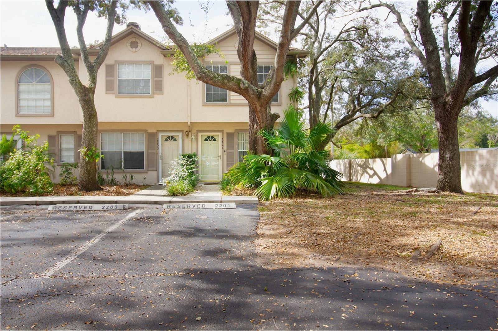 Property Photo: 2201 Fletchers Point Circle FL 33613