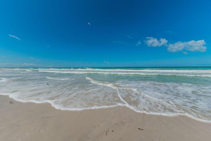 Property Photo: 650 70th Avenue FL 33706